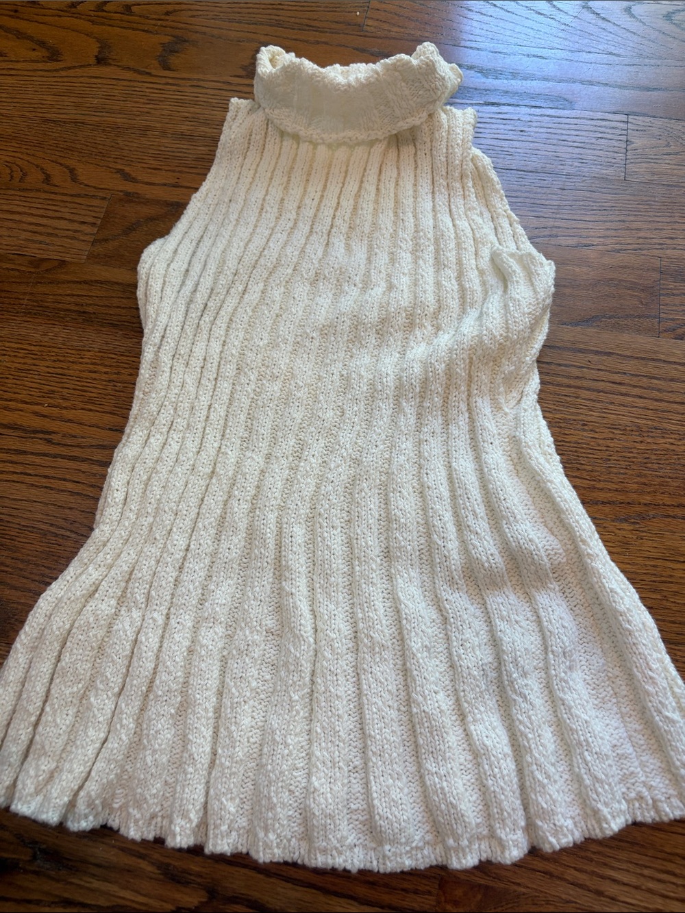 Dissh Sleeveless Cream Rib Knit Turtleneck Sweater